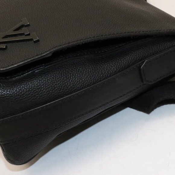 Louis Vuitton Aerogram Takeoff Messenger Bag Leather Black - Picture 11 of 14